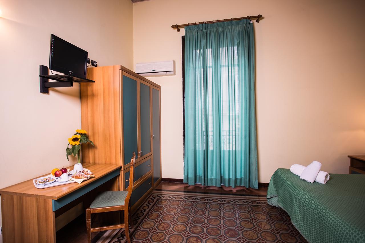 Hotel Italia - Palermo — Photos 1